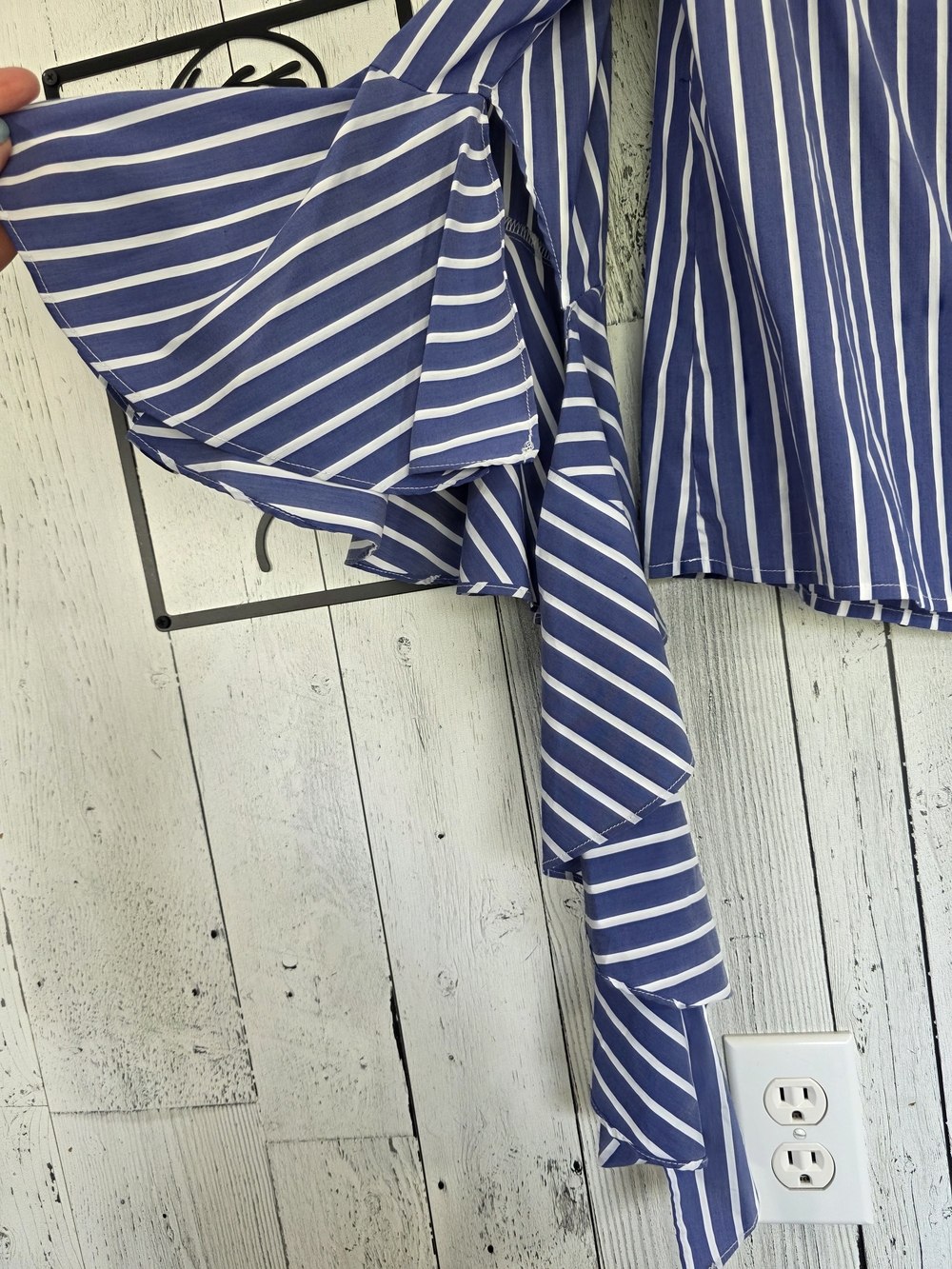 Bishop + Young Blue & White Striped Off Shoulder Ruffle Top Size M Resort Wear - Picture 3 of 10
